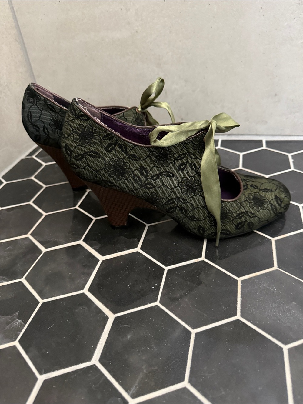 Poetic Licence Sweet Ending Green Lace Ribbon Heels Size 38 ½ EU / 8 US - Picture 6 of 11